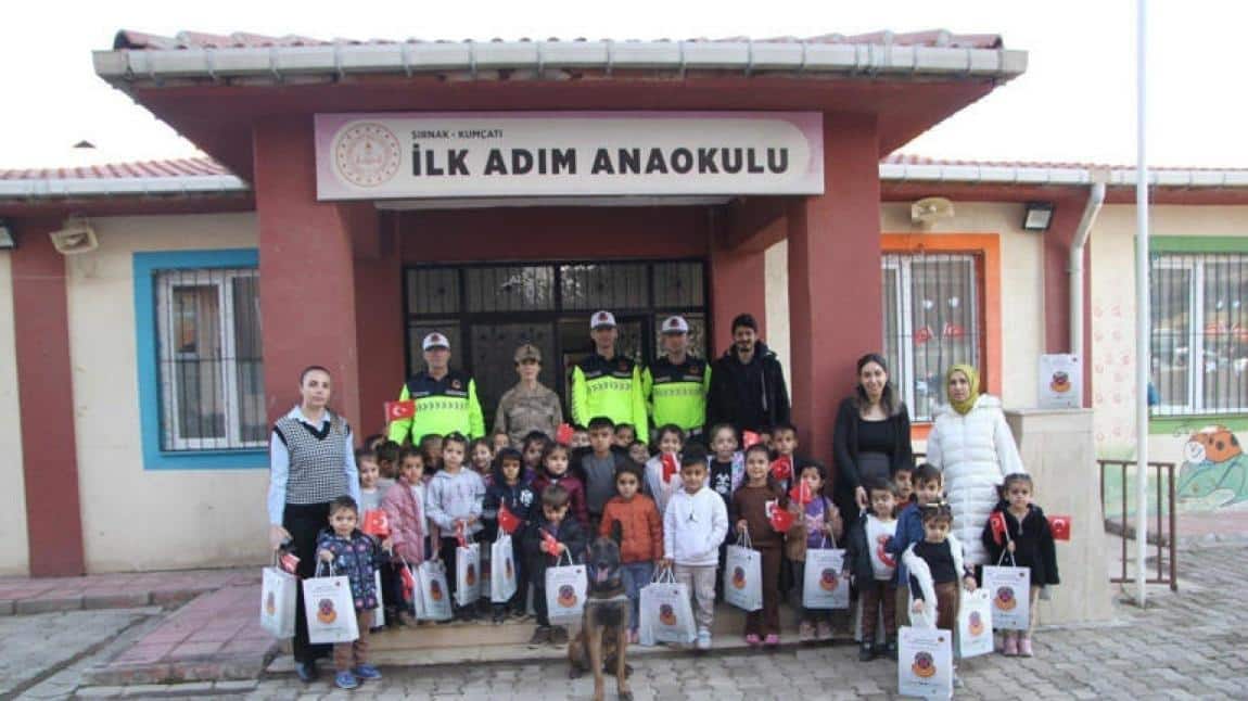 Jandarma ekipleri ’Trafik dedektifleri’ projesinde öğrencilerle bir araya geldi